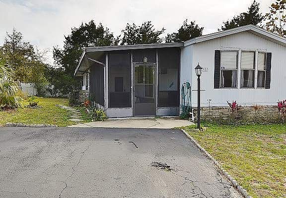 3rd image of 427 S Greenway Dr
