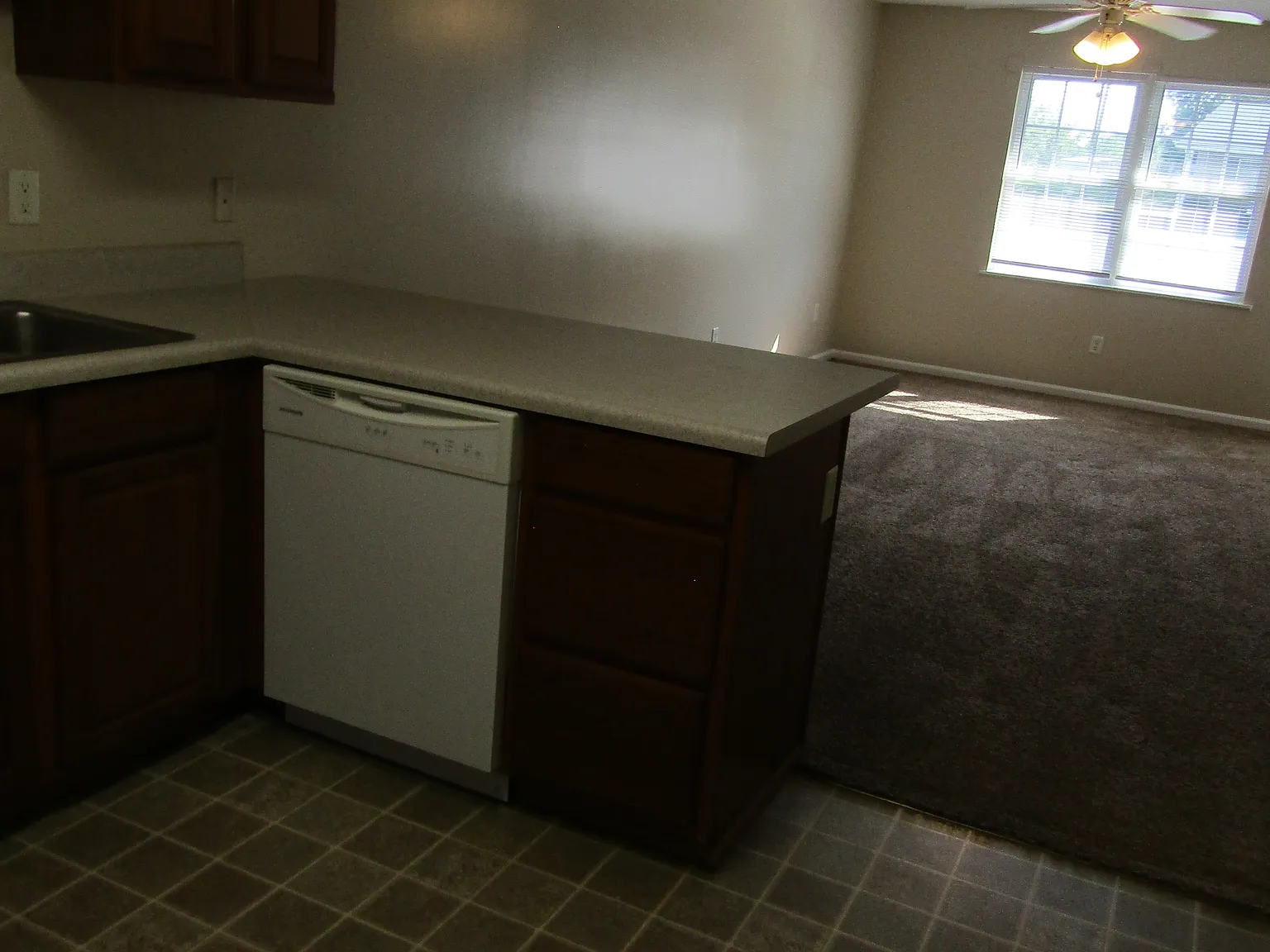 2 bed, 1.5 bath, 1100 sqft, $995 — Photo 4