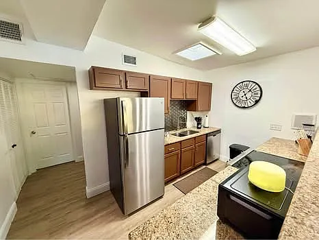 1006 Catherine St — Photo 21