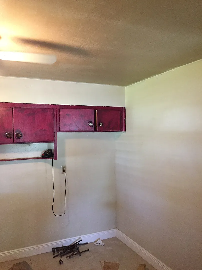 Large 3-2 with a carport — Photo 4