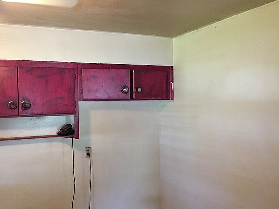 4th image of 806 NW 15th Ave