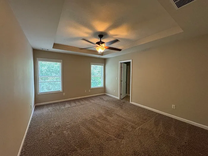 835 Westmoreland Ln NE — Photo 9