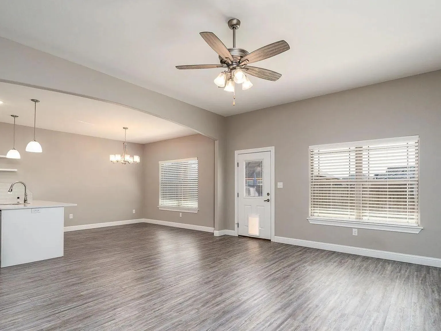 4 bed, 1754 sqft, $2,600 — Photo 2