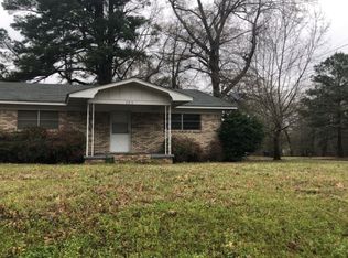 504 Fairview Rd SW, Camden, AR 71701