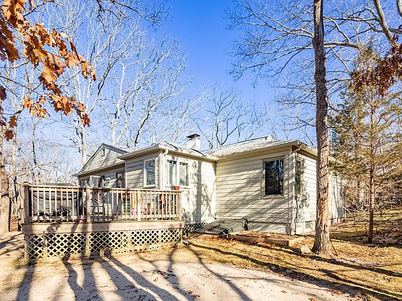 4th image of 69 Hillside Dr W