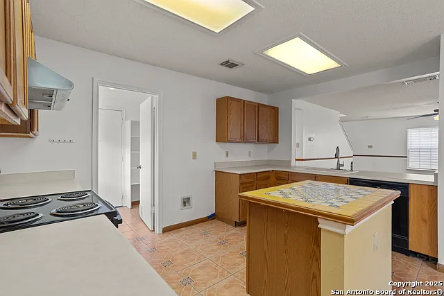10138 Sandbrook Hl — Photo 17
