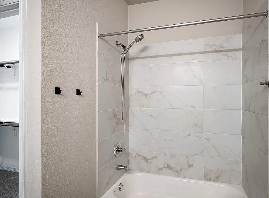 3 bed, 3.5 bath, 1857 sqft, $2,000 — Photo 4