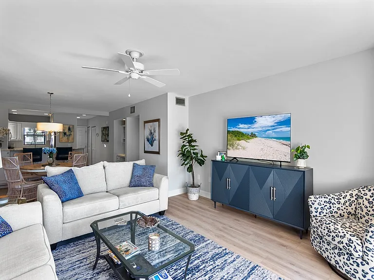3939 Ocean Dr #204B — Photo 4