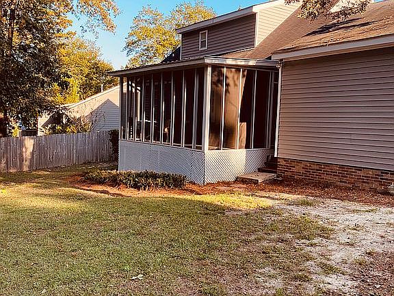 3rd image of 1860 Hidden Hills Dr