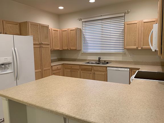 4th image of 2122 Peach Blossom Dr