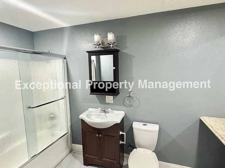 8047 Laurel Ave — Photo 12