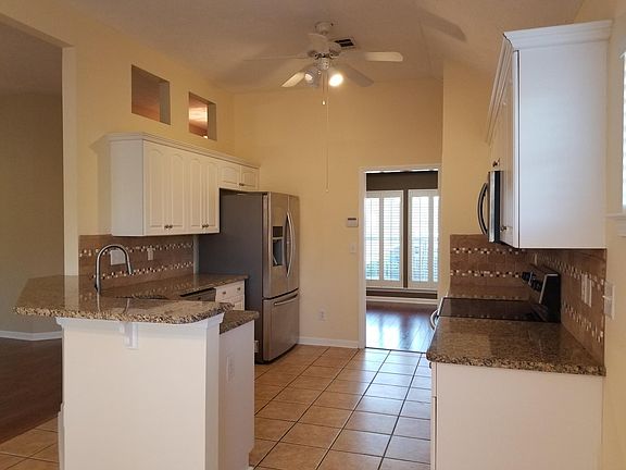 5th image of 9437 Broadleaf Dr