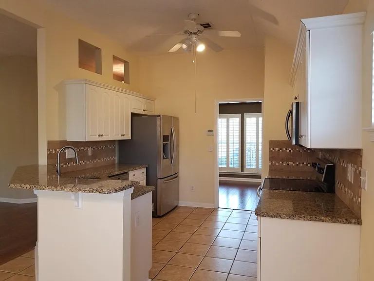 9437 Broadleaf Dr — Photo 5