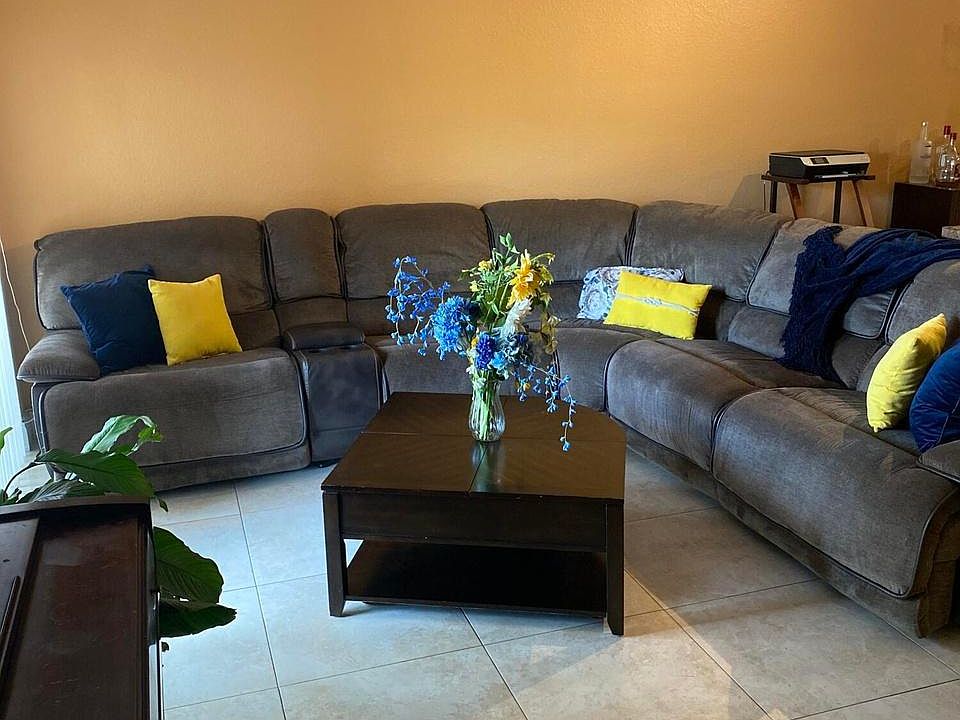 2nd image of 6543 Catalina Ln