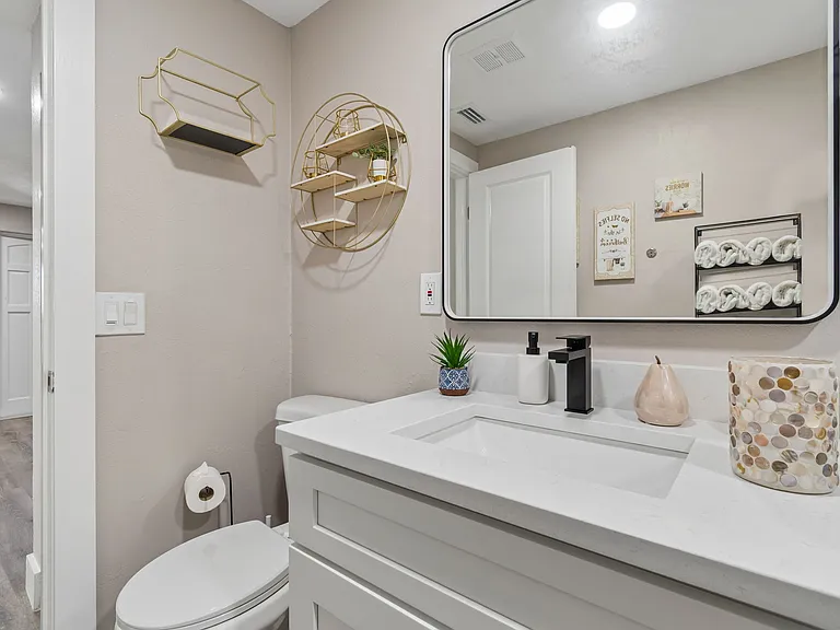 4906 W Cleveland St — Photo 40