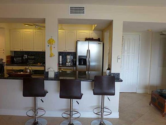 5th image of 330 S Ocean Bl #505