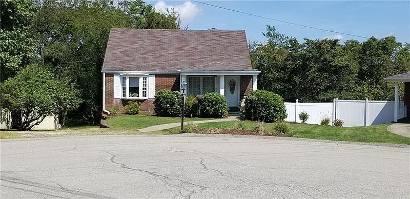 2nd image of 809 Furman Dr