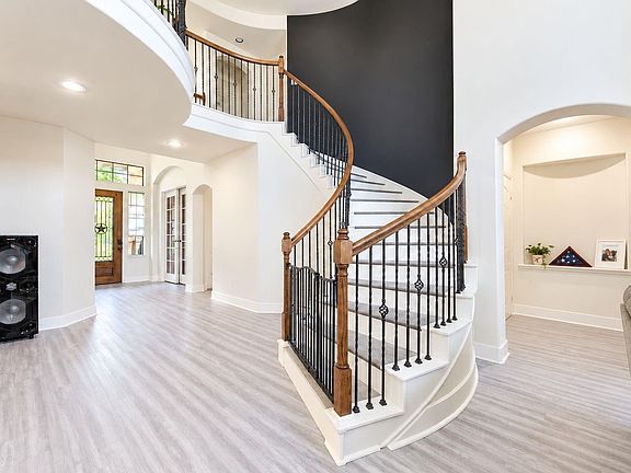 5th image of 2622 Blue Vervain Dr