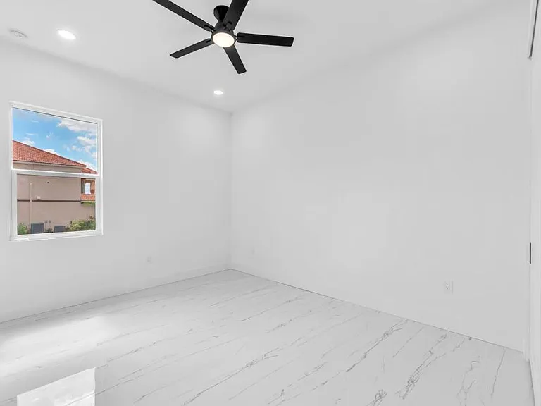 11921 Fort King Hwy — Photo 25