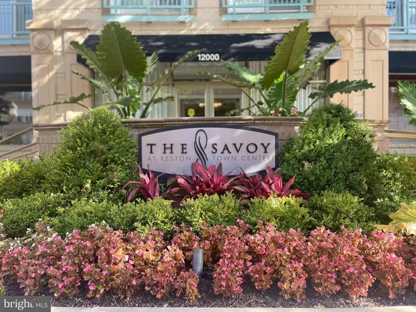 12000 Market St APT 478, Reston, VA 20190