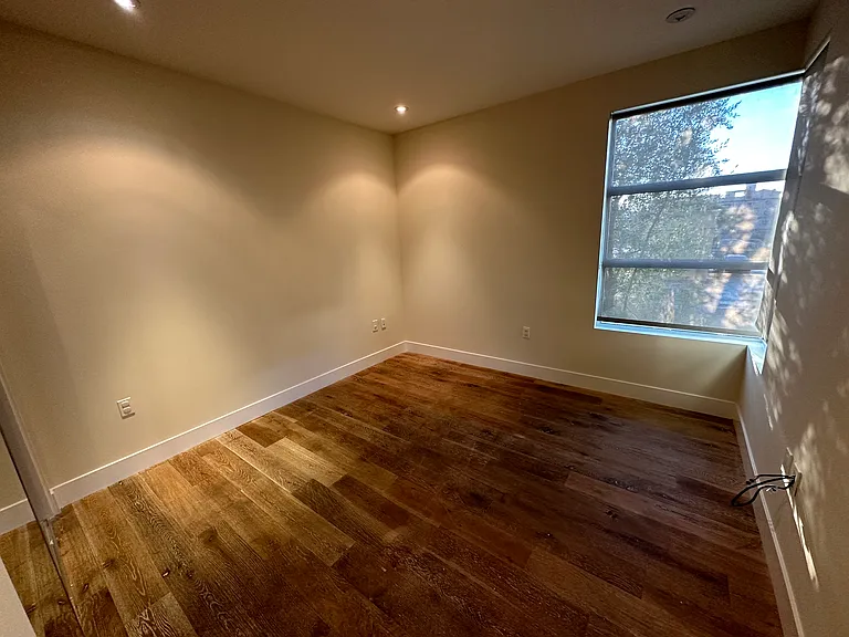 1666 Greenfield Ave #102 — Photo 28