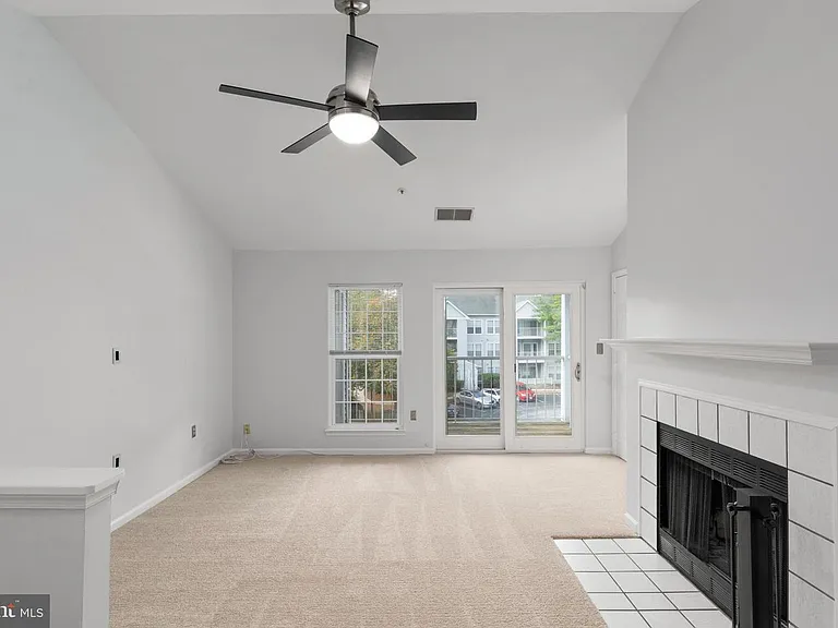 4406 Silverbrook Ln #302 — Photo 11