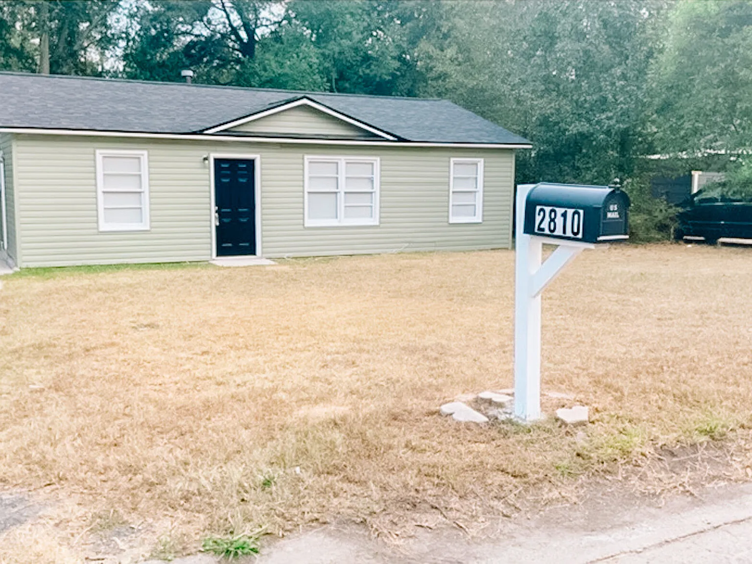 3 bed, 1.0 bath, 864 sqft, $1,195 — Photo 3