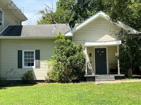 1013 Magnolia Drive Northwest