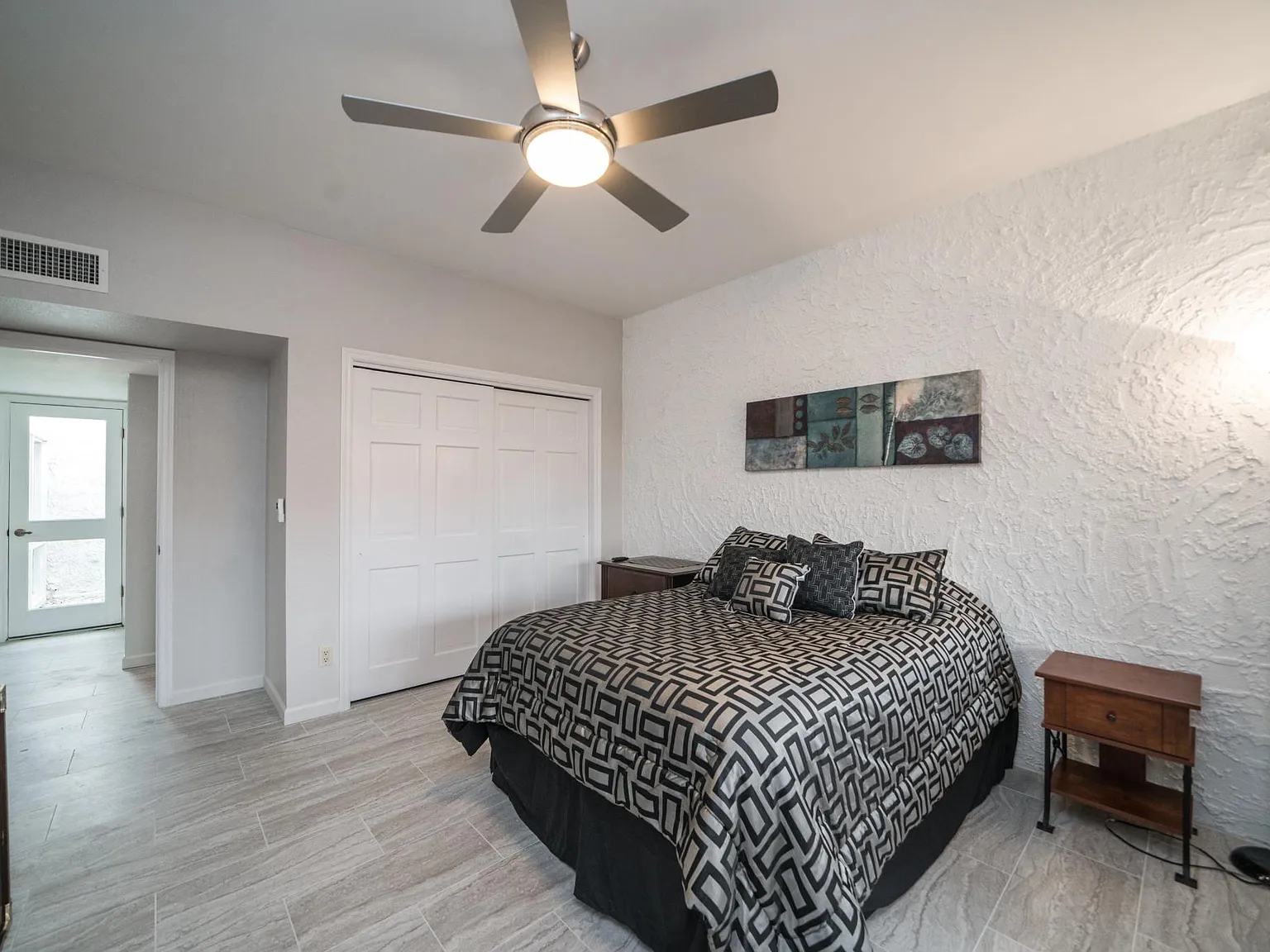 2 bed, 1812 sqft, $6,495 — Photo 4