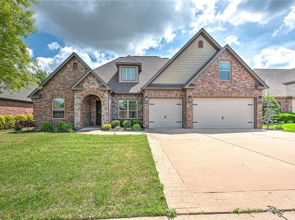 6409 S 41st St, Rogers, AR 72758