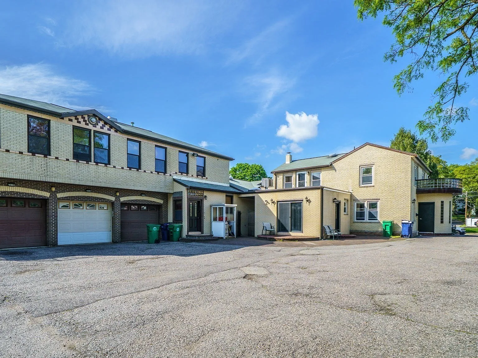 3 bed, 2.0 bath, 1850 sqft, $4,000 — Photo 1