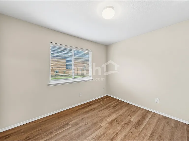 2288 Green Meadows Ln — Photo 12