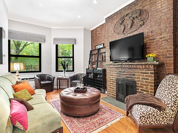 3rd image of 311 W 82nd St APT 2A