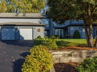 15 North Loop #V, Rhinebeck, NY 12572