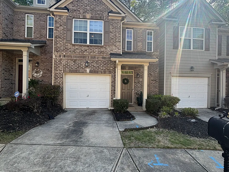 3397 Thornbridge Dr