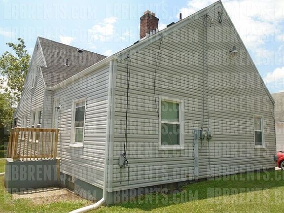 3rd image of 233-235 Niagara Ave