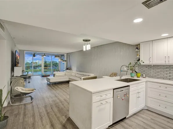 3100 N Course Lane #508, Pompano Beach, FL 33069