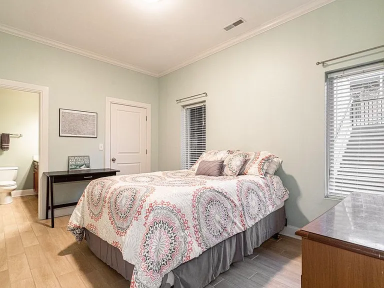 2011 Frankfort Ave #205 — Photo 16