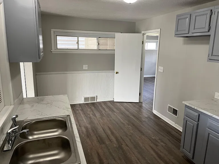 1253 Eastgate Rd — Photo 6