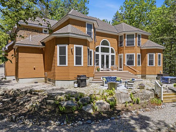 2nd image of 24 Emerald Point Drive