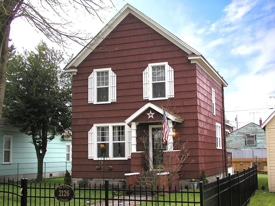 2126 Lombard Ave