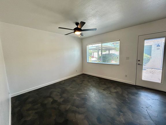 4th image of 3122 N 38th St APT 12