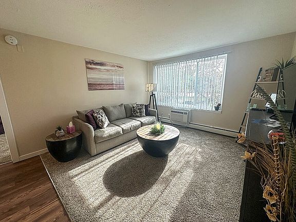 Tour a Studio, 1, or 2 Bedroom Apartment!