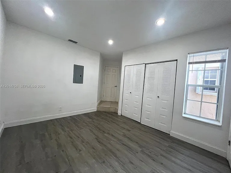 465 Somerset Way — Photo 11