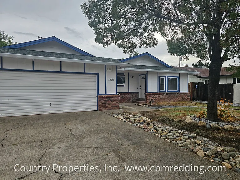 3320 Panorama Dr — Photo 2