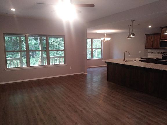 3rd image of 20 Latshaw Dr