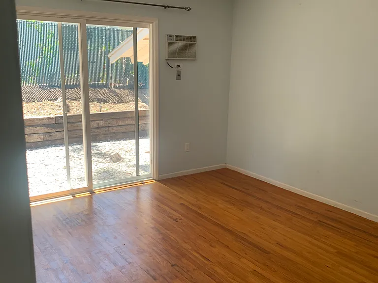 415 W Campus View Dr — Photo 16
