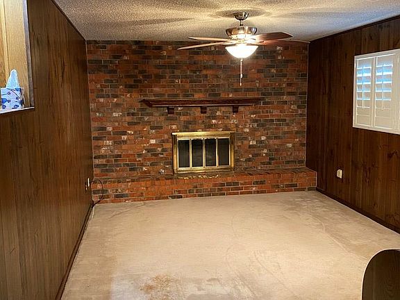 3rd image of 901 S Katherine St