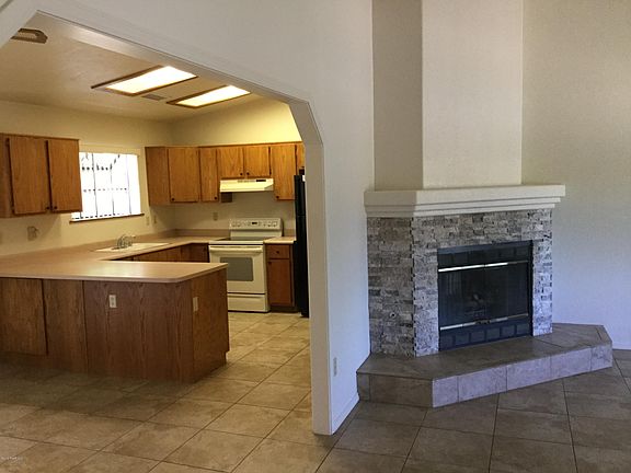 3rd image of 1221 Quail Dr