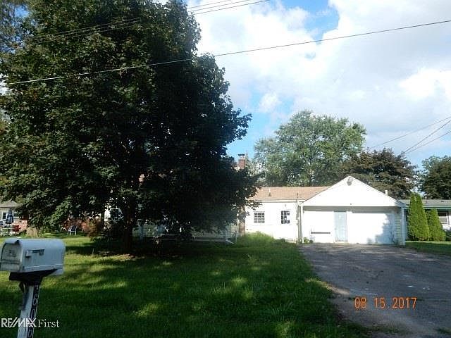 1st image of 46064 Brentwood St